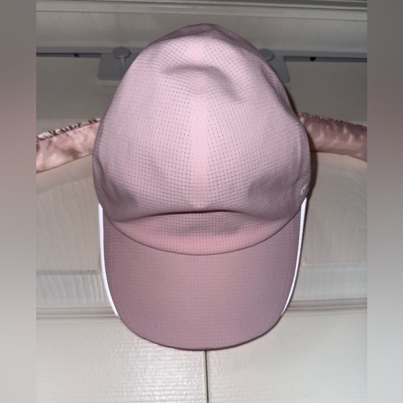 Lululemon Fast and Free Pink Running Hat WovenAir. Size S/M. NWT - Picture 3 of 12
